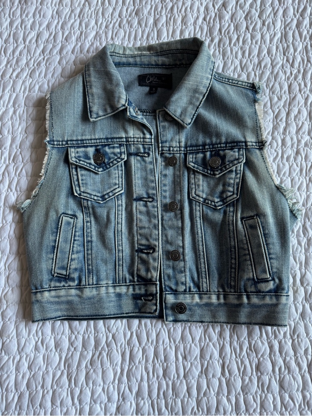 Distressed Cropped Denim Vest in Light Wash